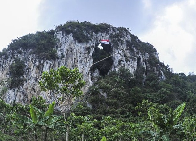 Gunung Hawu Padalarang